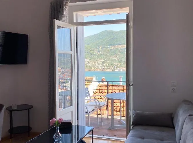 Evageliasvilla Sea View *