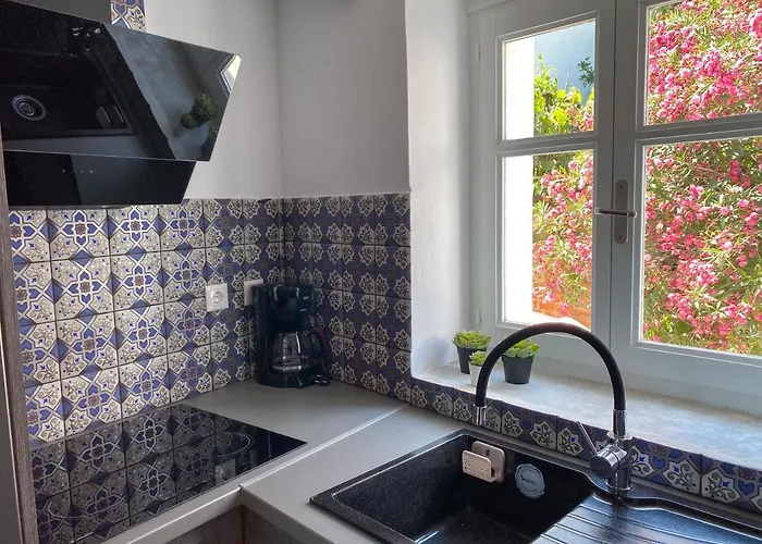 Evageliasvilla Sea View *